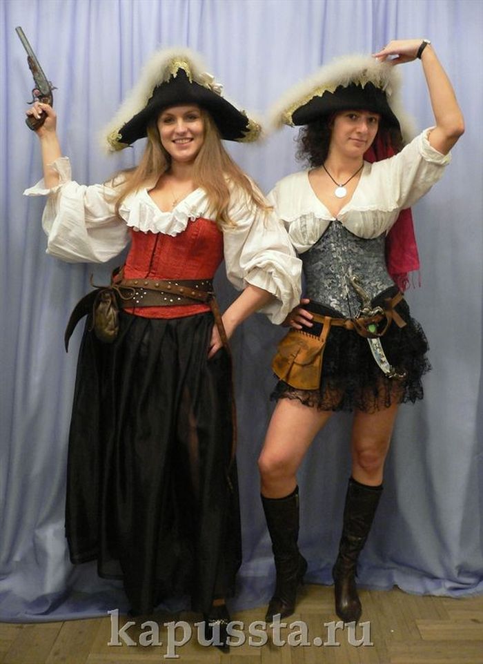 Женские пиратские костюмы